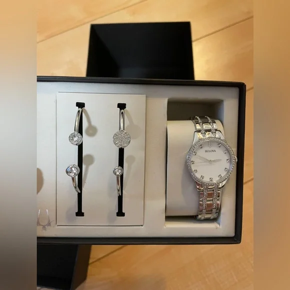 Crystal White mother pearl dial stainless steel boxiest ladies bulova watch Ladies main image 4